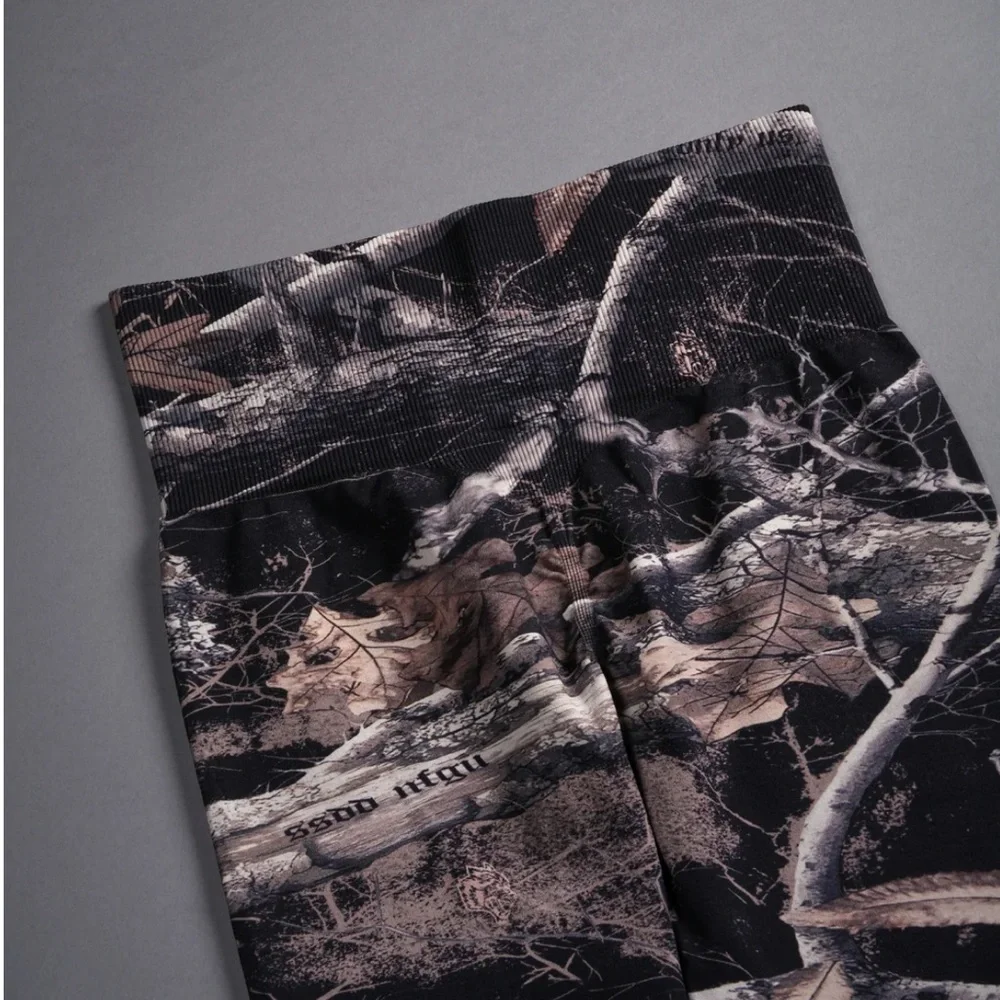OUR PASSION "EVERSON SEAMLESS" SCRUNCH LEGGINGS IN DARC BROWN WOODLAND CAMO - Picture 10 of 12
